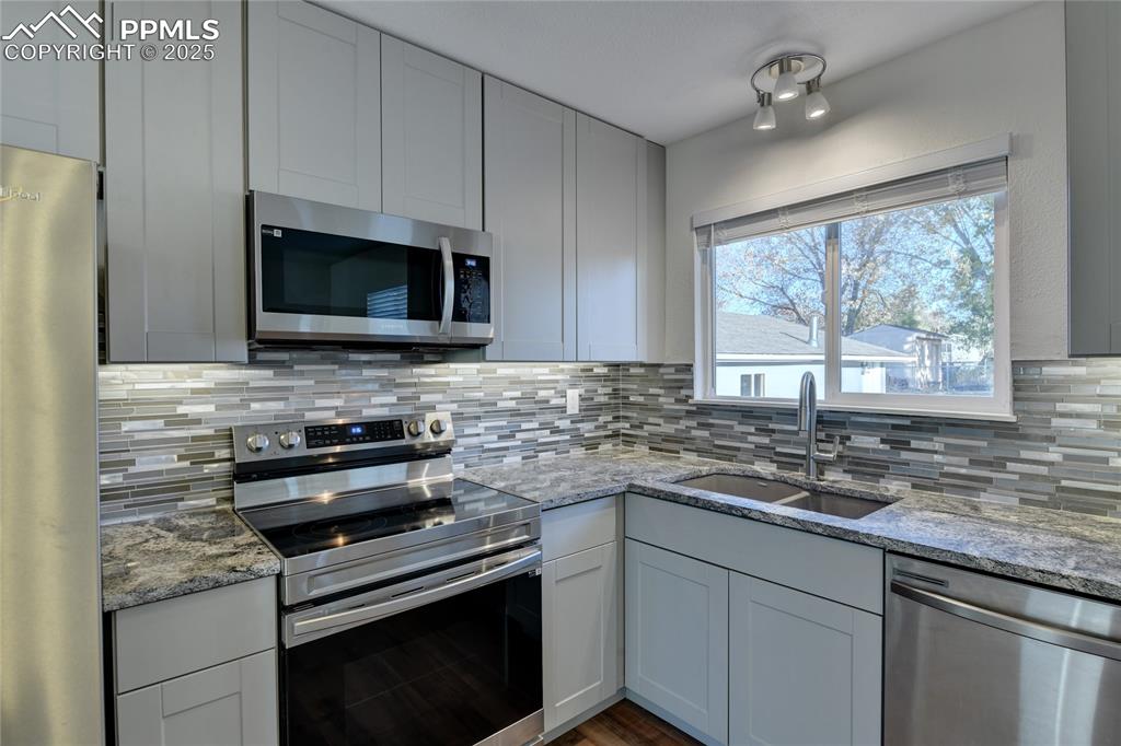 4450 Wordsworth Circle Colorado Springs CO 80916