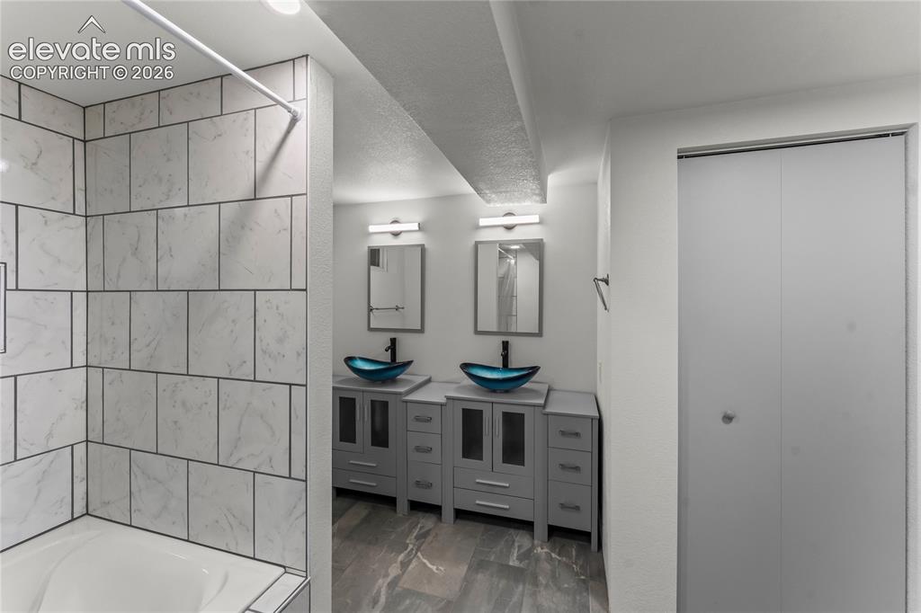 1605 Dixon Drive Colorado Springs CO 80909