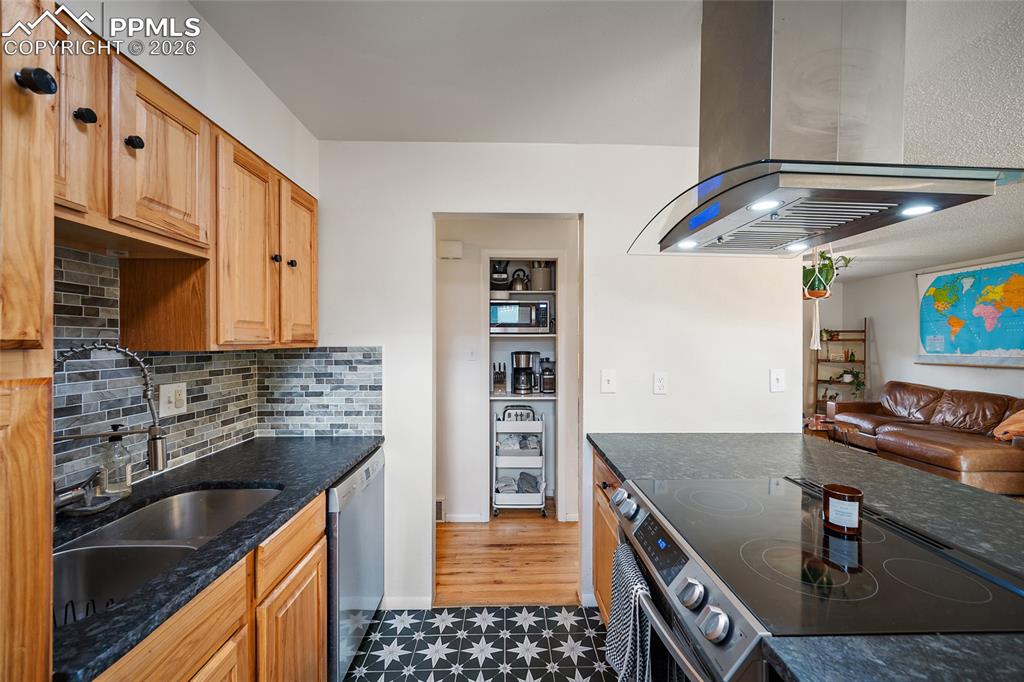 1531 Saratoga Drive Colorado Springs CO 80910
