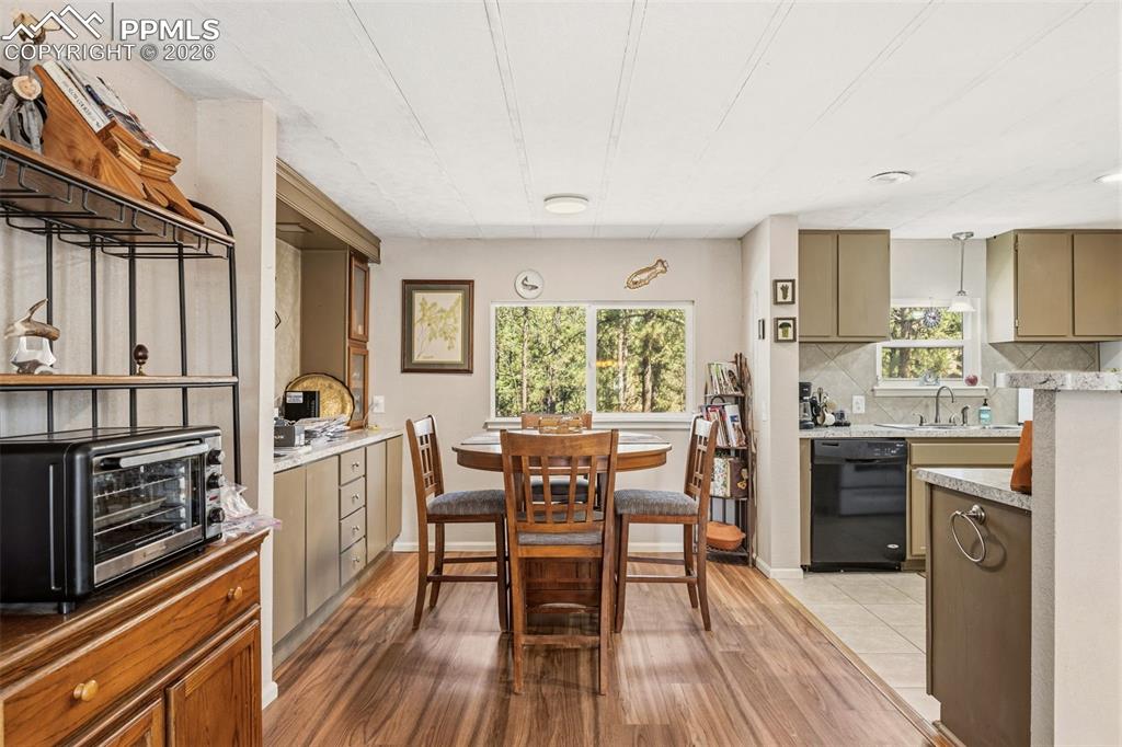 1299 Pikes Peak Drive Florissant CO 80816