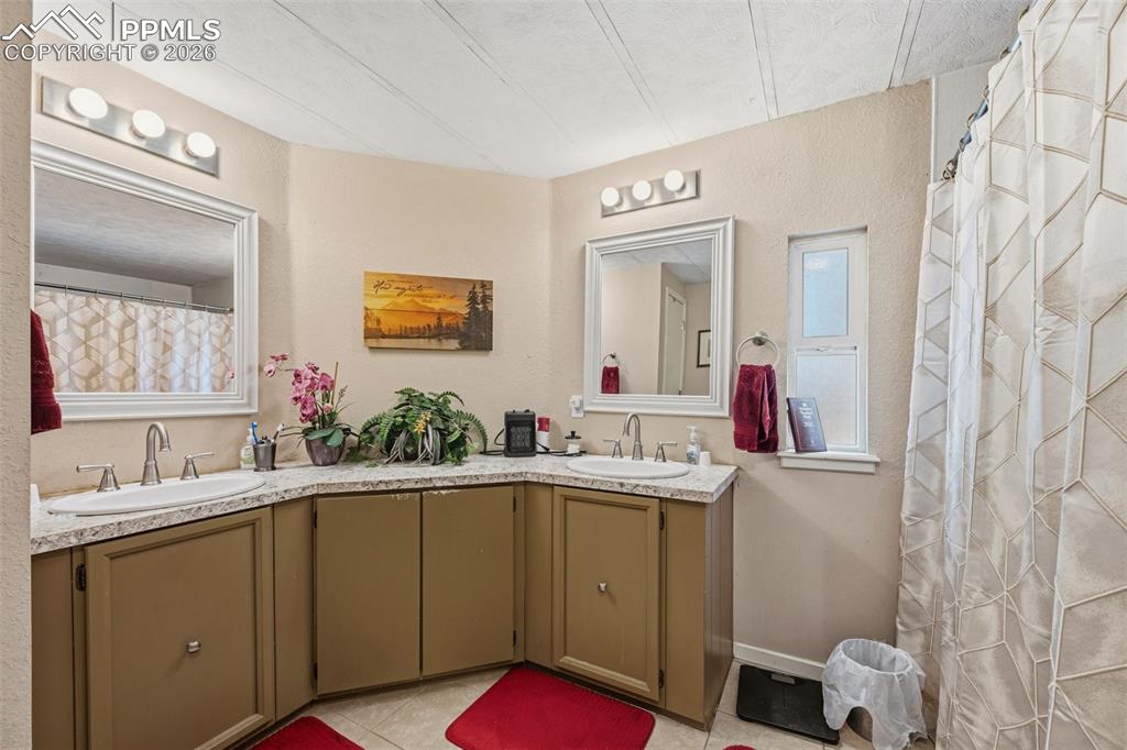 1299 Pikes Peak Drive Florissant CO 80816