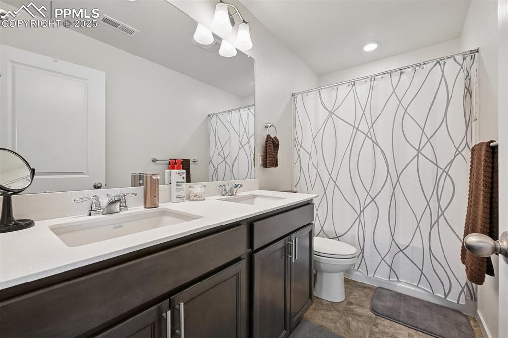 749 N Quemoy Street Aurora CO 80018