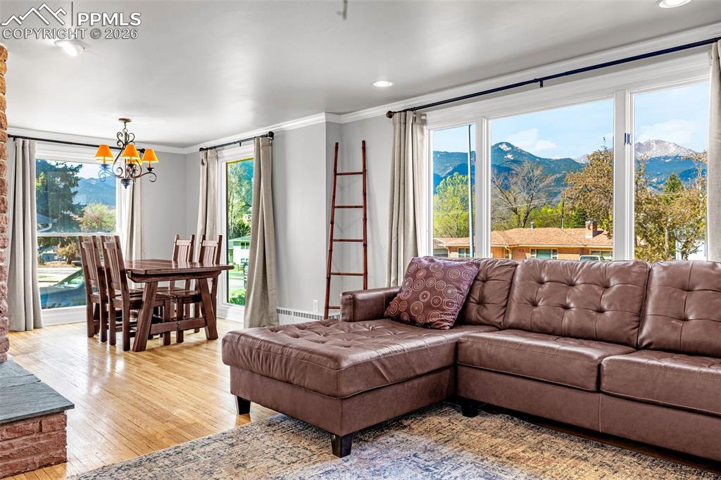 637 Glen Eyrie Circle Colorado Springs CO 80904