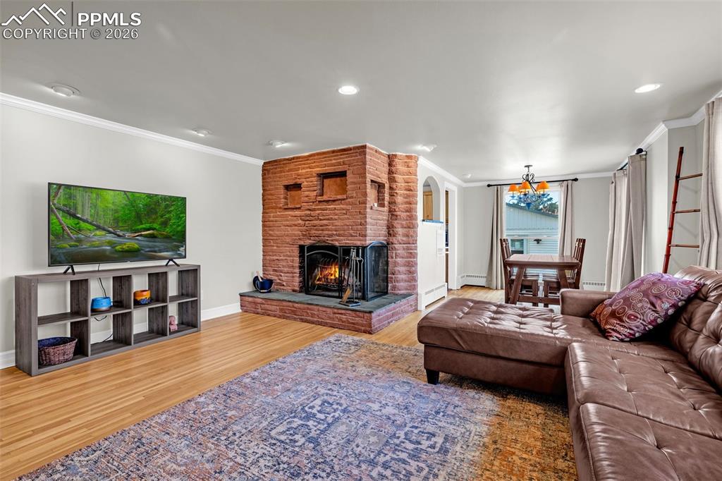 637 Glen Eyrie Circle Colorado Springs CO 80904