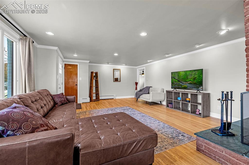 637 Glen Eyrie Circle Colorado Springs CO 80904