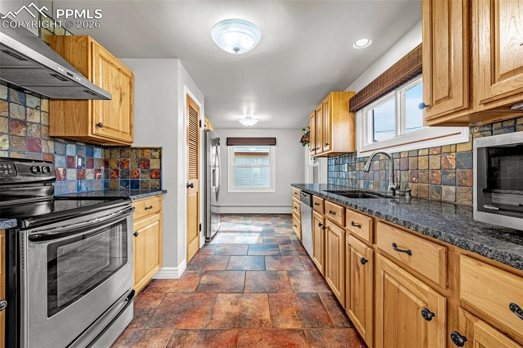 637 Glen Eyrie Circle Colorado Springs CO 80904