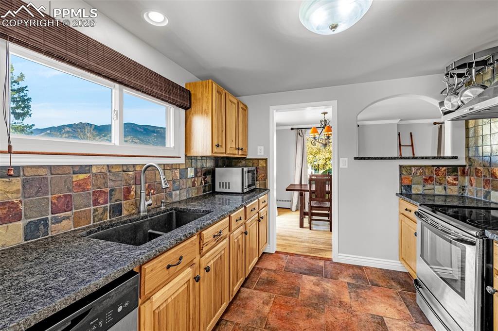 637 Glen Eyrie Circle Colorado Springs CO 80904