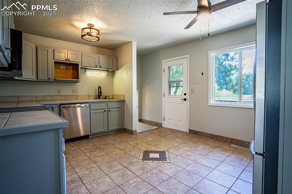 810 Hutchinson Drive Colorado Springs CO 80910