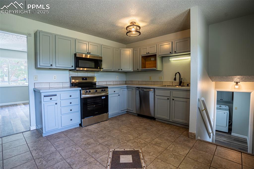 810 Hutchinson Drive Colorado Springs CO 80910