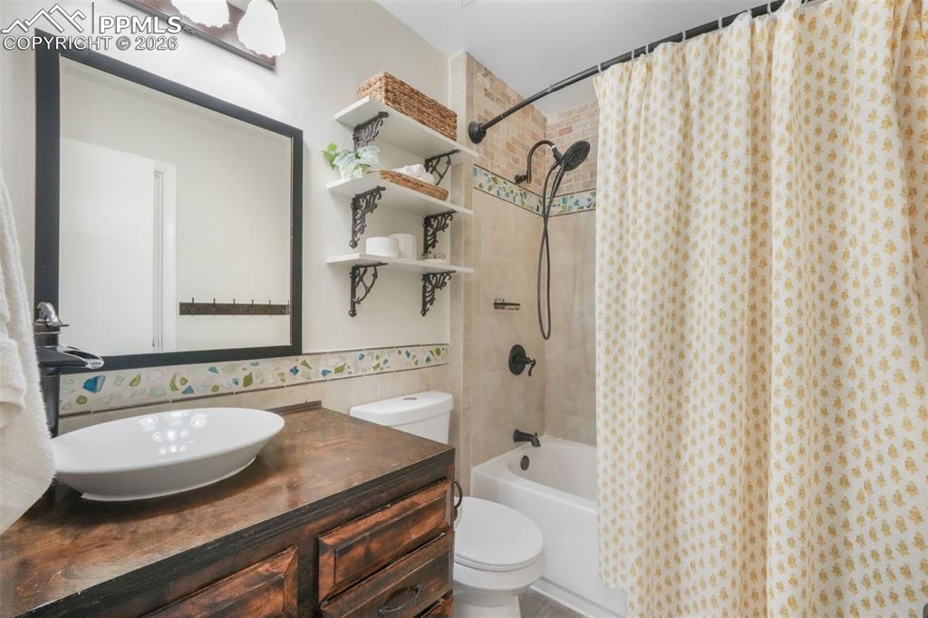 4651 Newton Drive Colorado Springs CO 80916