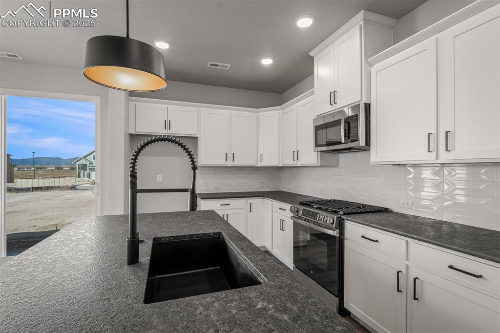 6313 Scrabble View Colorado Springs CO 80924