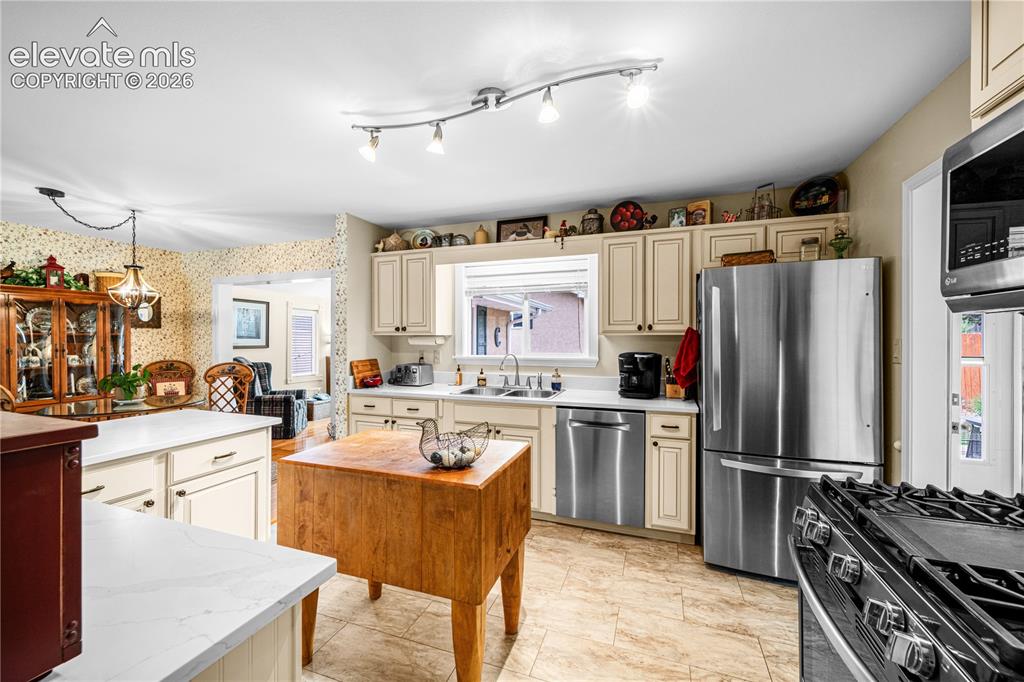 2911 Country Club Drive Pueblo CO 81008