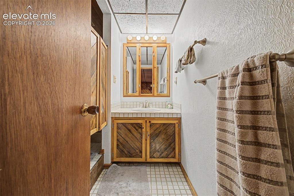 1194 39th Lane Pueblo CO 81006