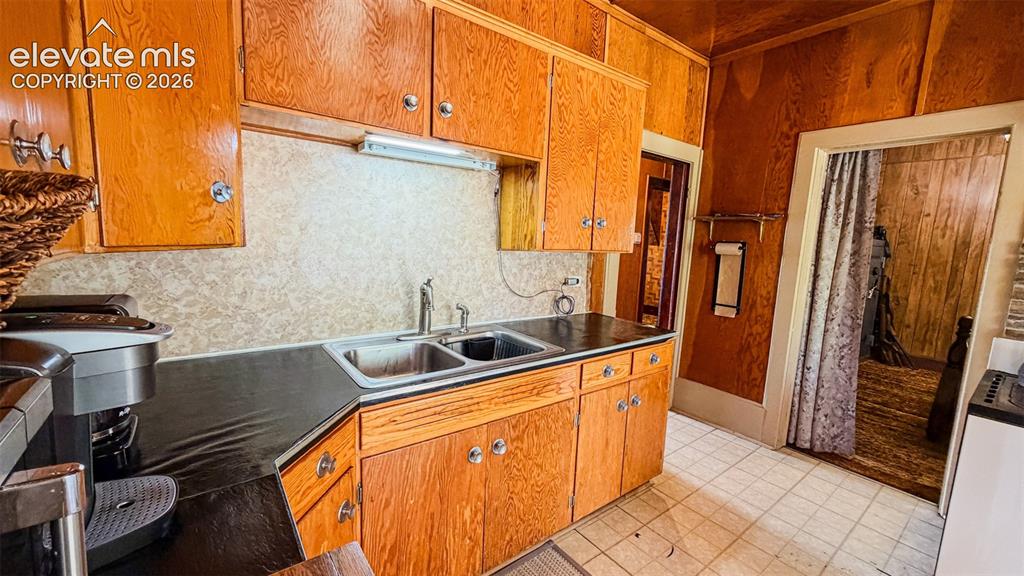 11105 County Road 102 Road Guffey CO 80820
