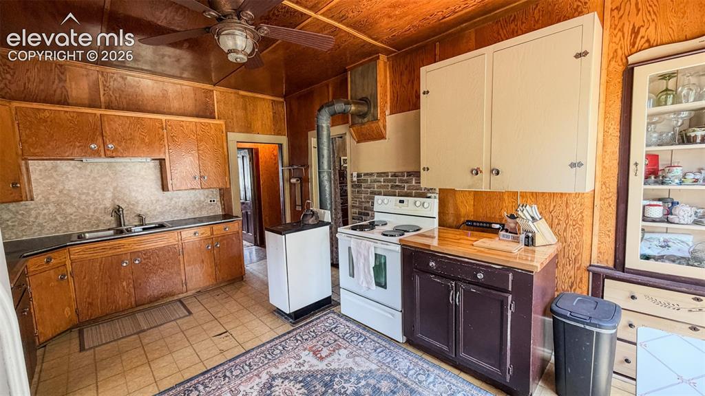 11105 County Road 102 Road Guffey CO 80820