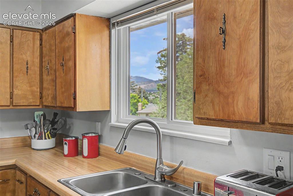5660 Tuckerman Drive Colorado Springs CO 80918