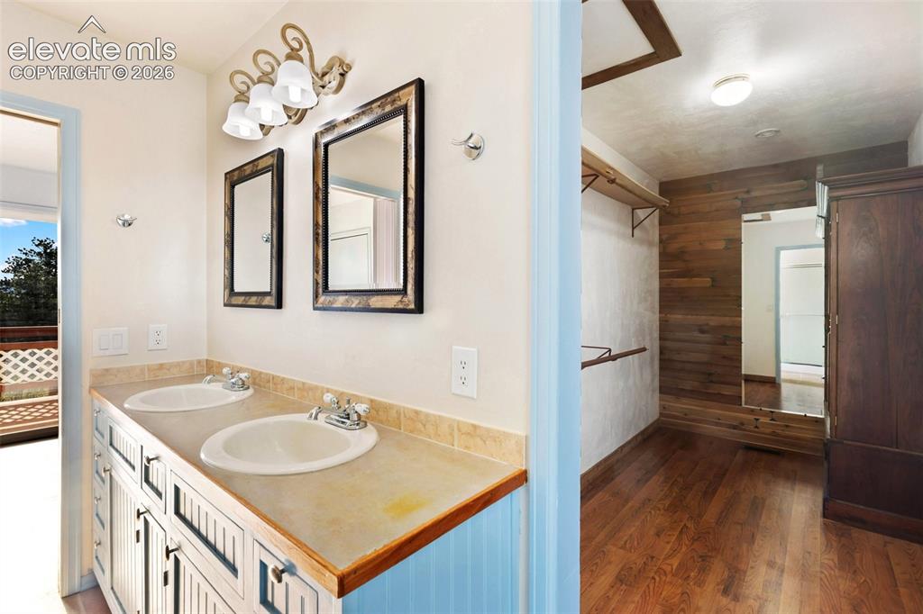 192 Columbine Road Florissant CO 80816