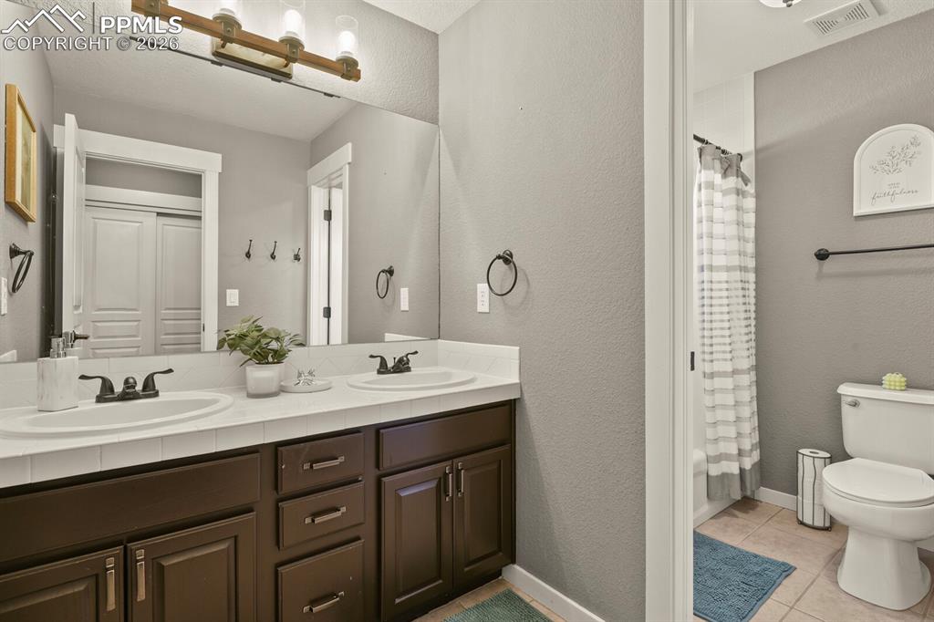 2512 Willow Glen Drive Colorado Springs CO 80920