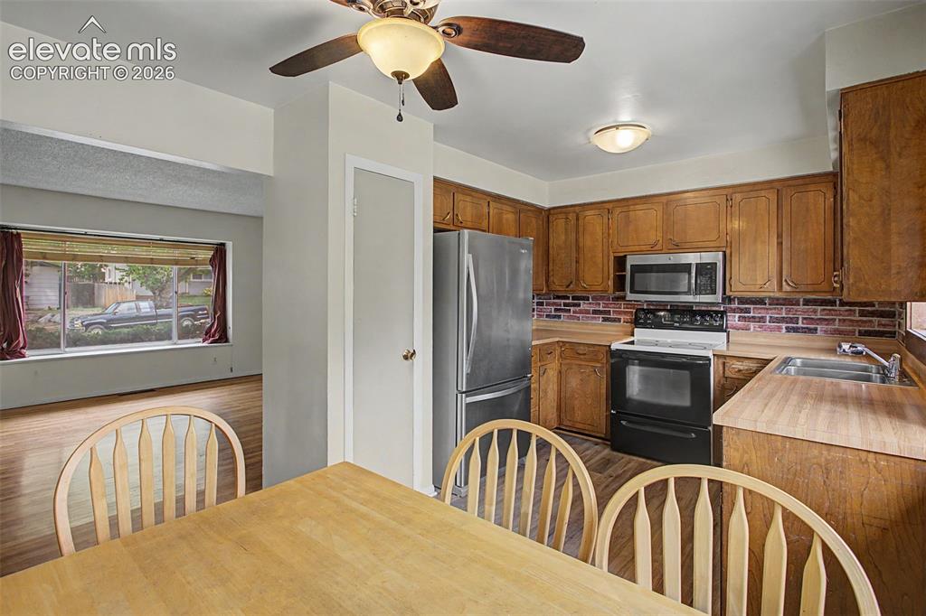 405 Redwood Drive Colorado Springs CO 80907