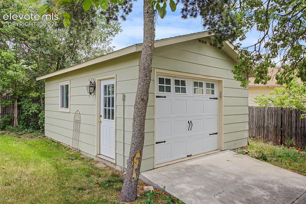 405 Redwood Drive Colorado Springs CO 80907