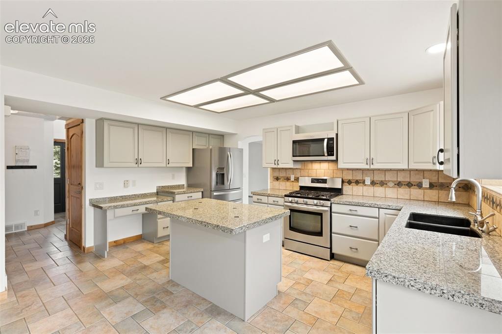2015 Manning Way Colorado Springs CO 80919