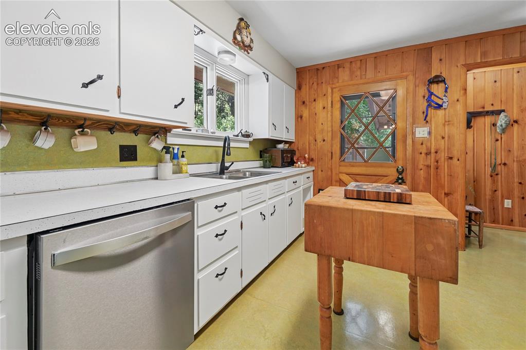 8285 Packard Lane Green Mountain Falls CO 80819