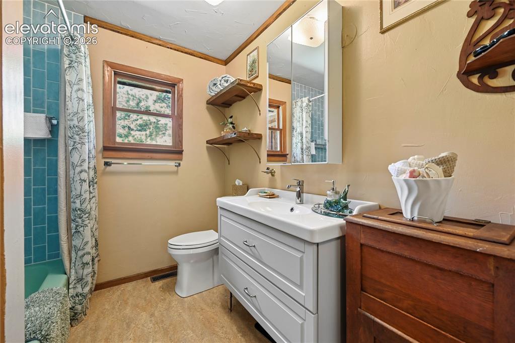 8285 Packard Lane Green Mountain Falls CO 80819