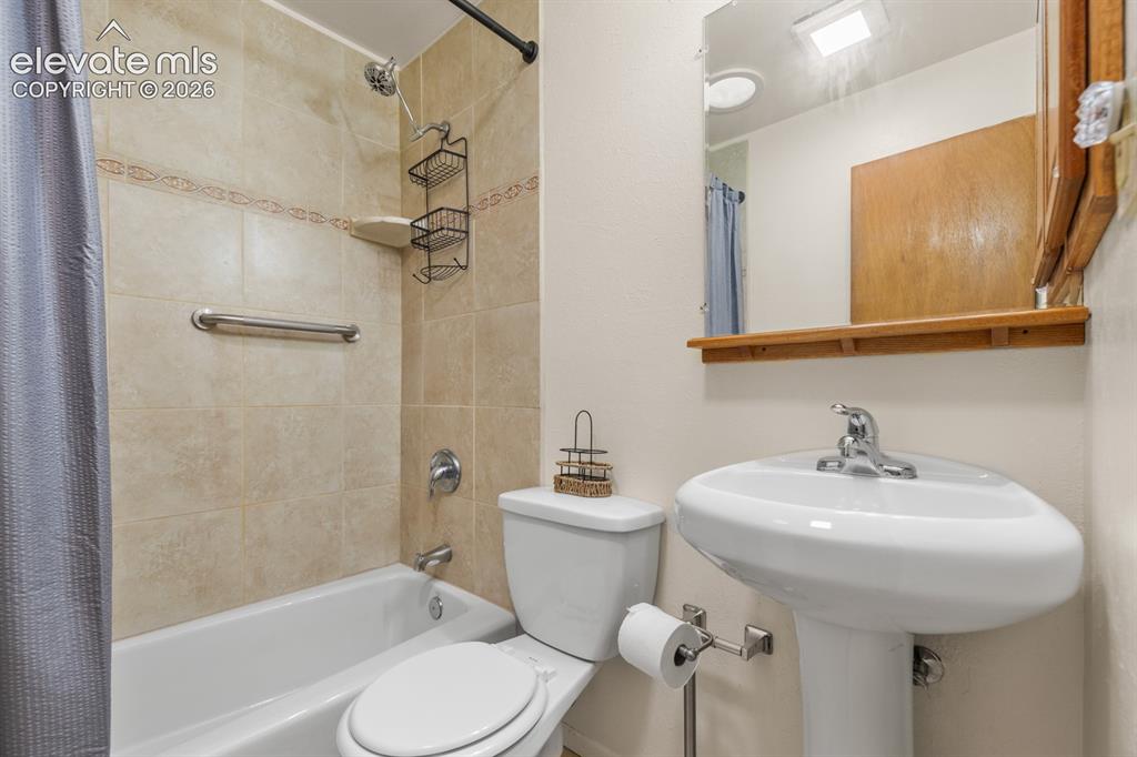 1338 Oswego Street Colorado Springs CO 80904