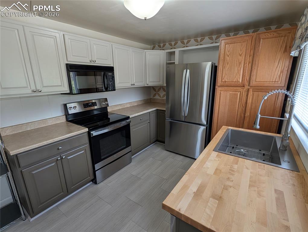 2119 Lark Drive Colorado Springs CO 80909