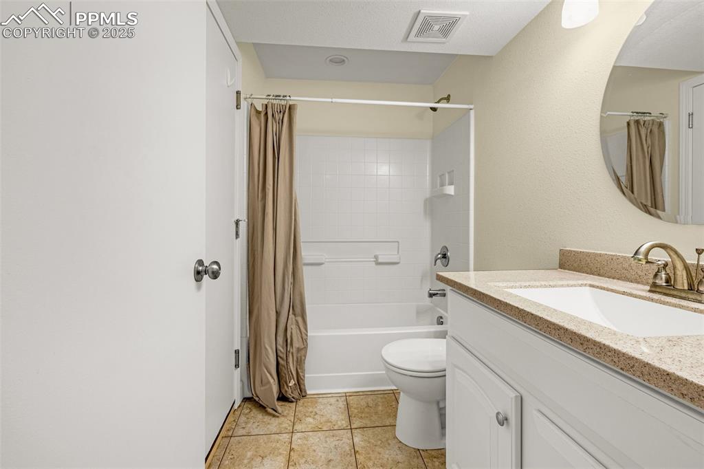 1240 Quinlan Court Colorado Springs CO 80911