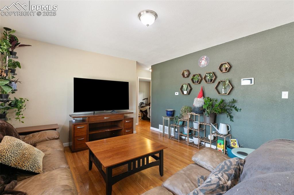 614 Bickley Street Colorado Springs CO 80911