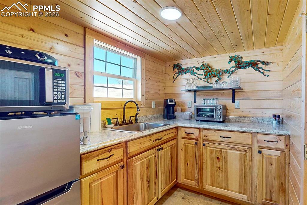 10589 County Road 102 Guffey CO 80820
