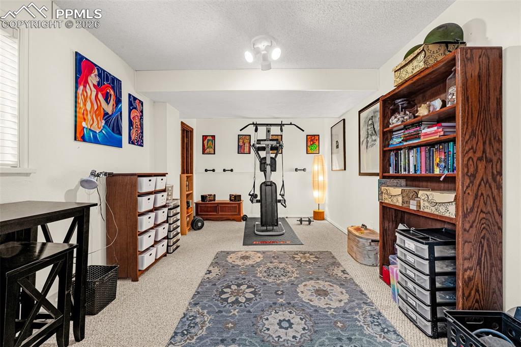 6992 Oak Valley Drive Colorado Springs CO 80919