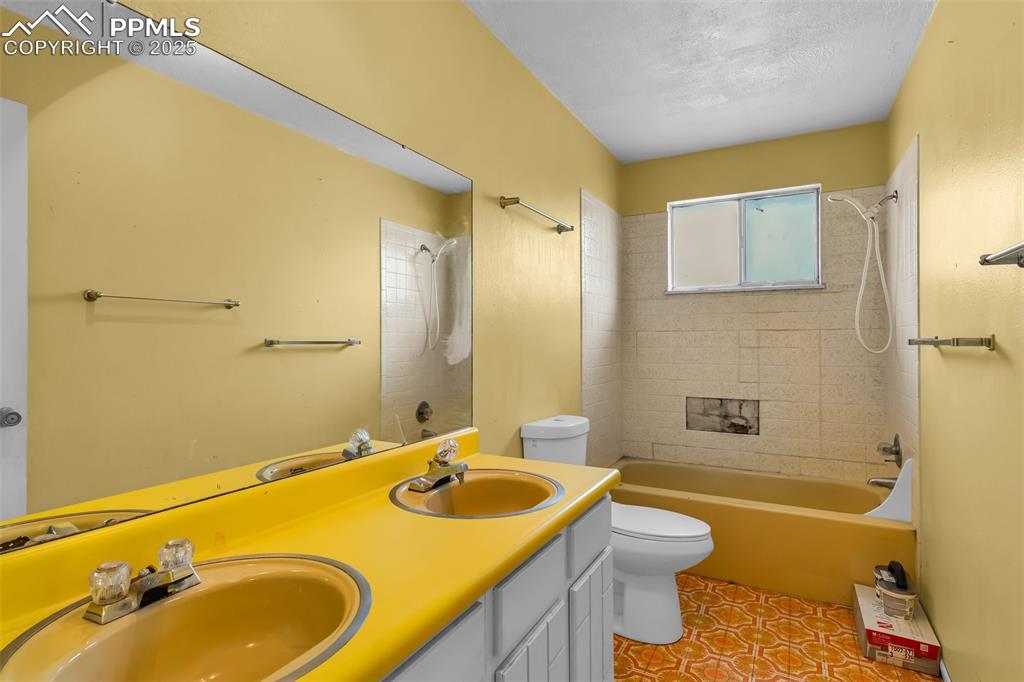 290 Field Avenue Canon City CO 81212