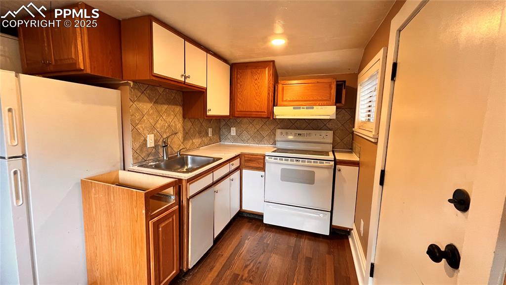 2004 Oak Way Colorado Springs CO 80906