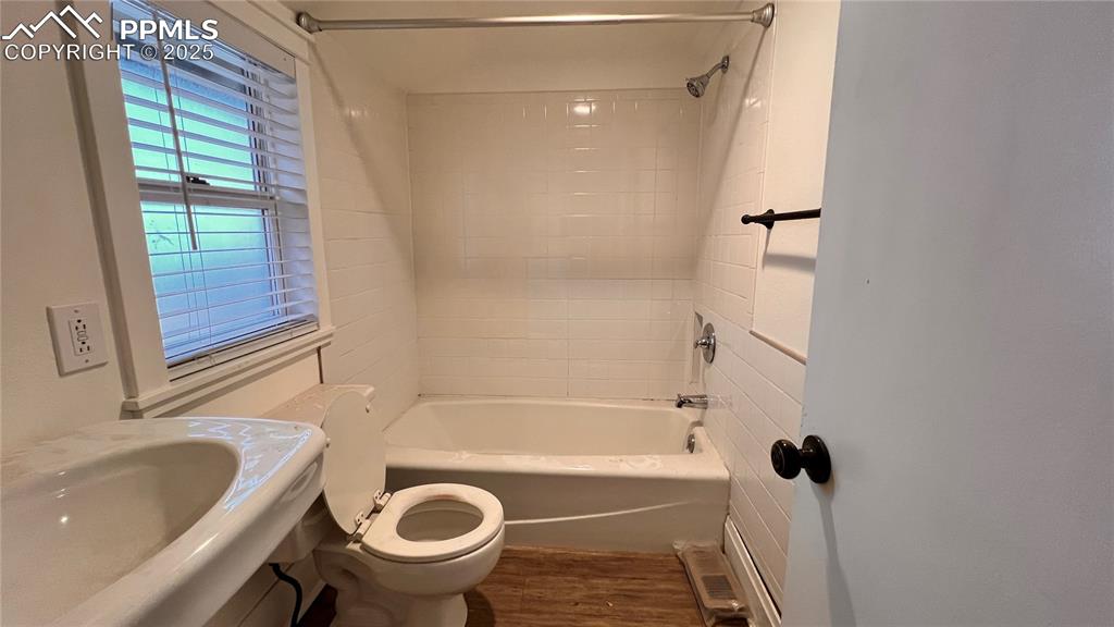 2004 Oak Way Colorado Springs CO 80906