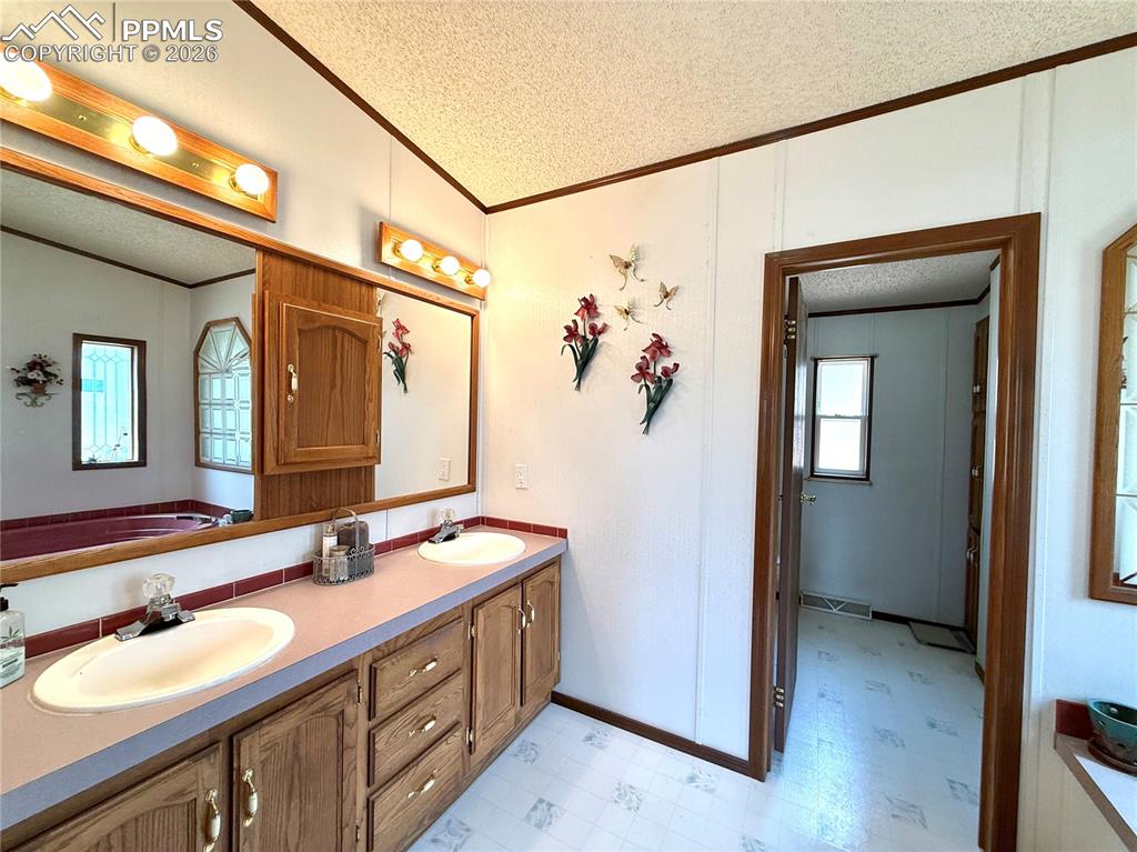 17 Amanda Circle Florissant CO 80816