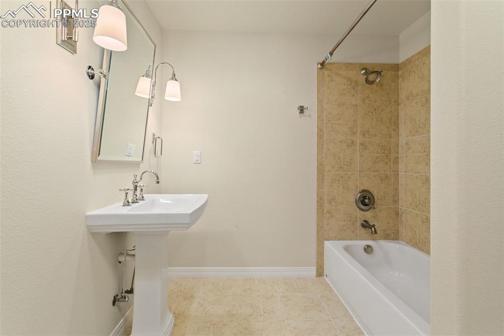 9331 Stoneglen Drive Colorado Springs CO 80920
