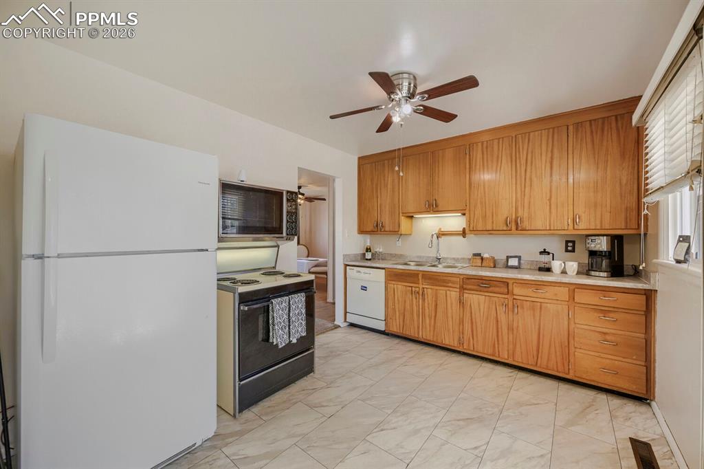 2898 Merry Lane Colorado Springs CO 80909