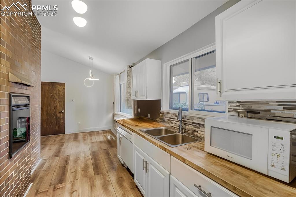415 Chamberlin Place Colorado Springs CO 80906