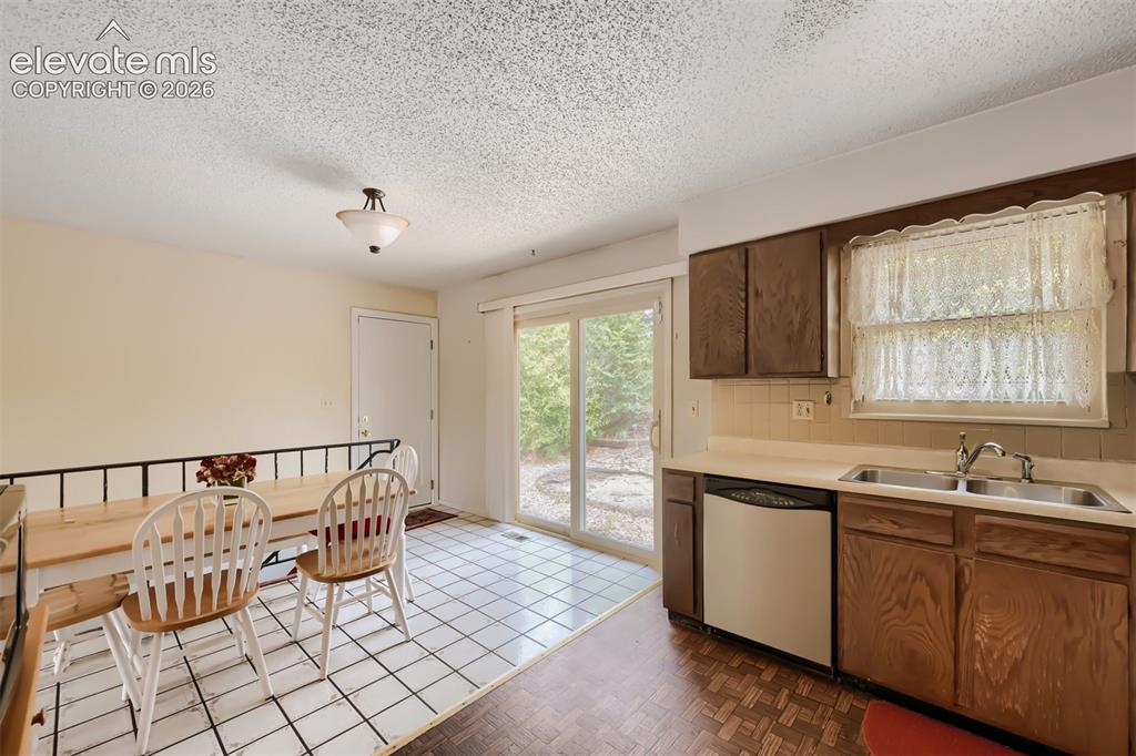 4618 Ridgeglen Road Colorado Springs CO 80918