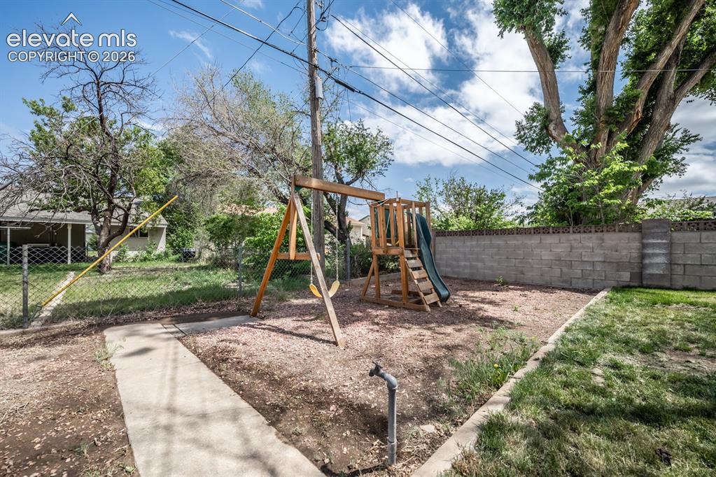 2100 Elmwood Lane Pueblo CO 81005