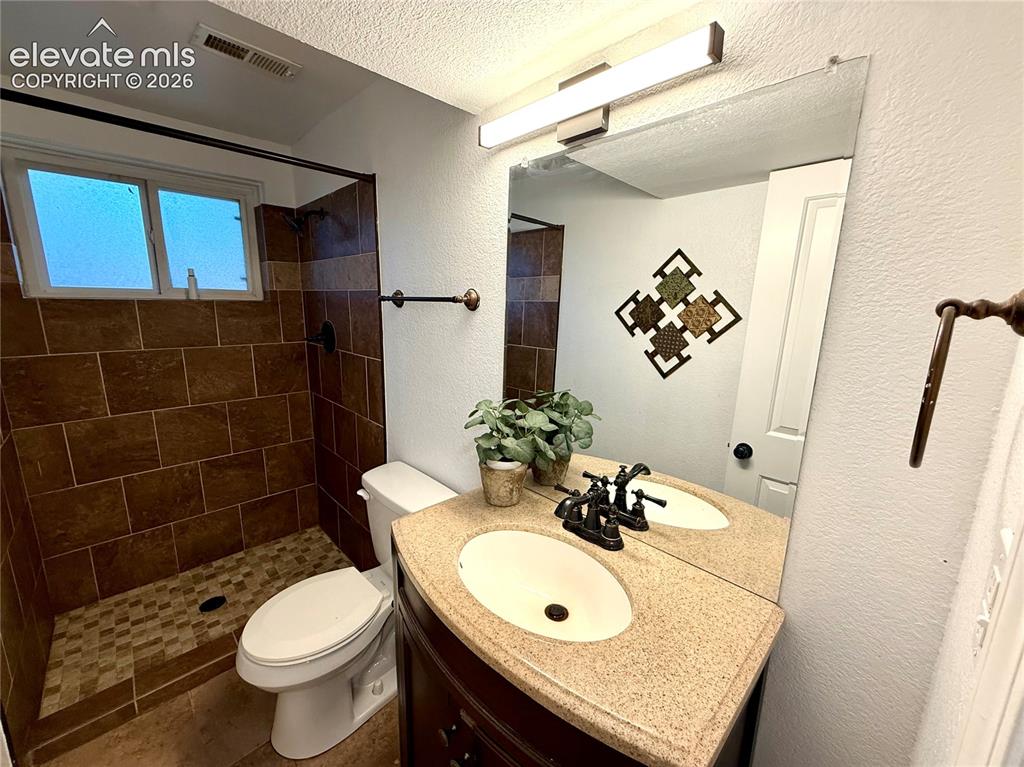 1208 Doyle Place Colorado Springs CO 80915