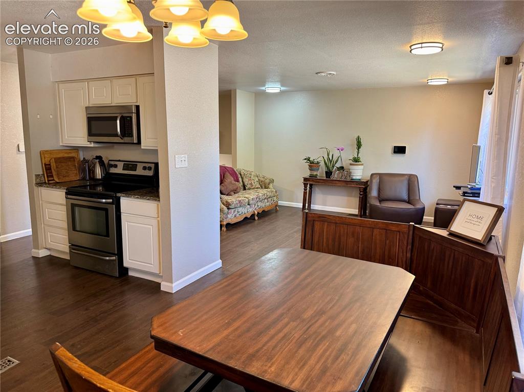 1208 Doyle Place Colorado Springs CO 80915