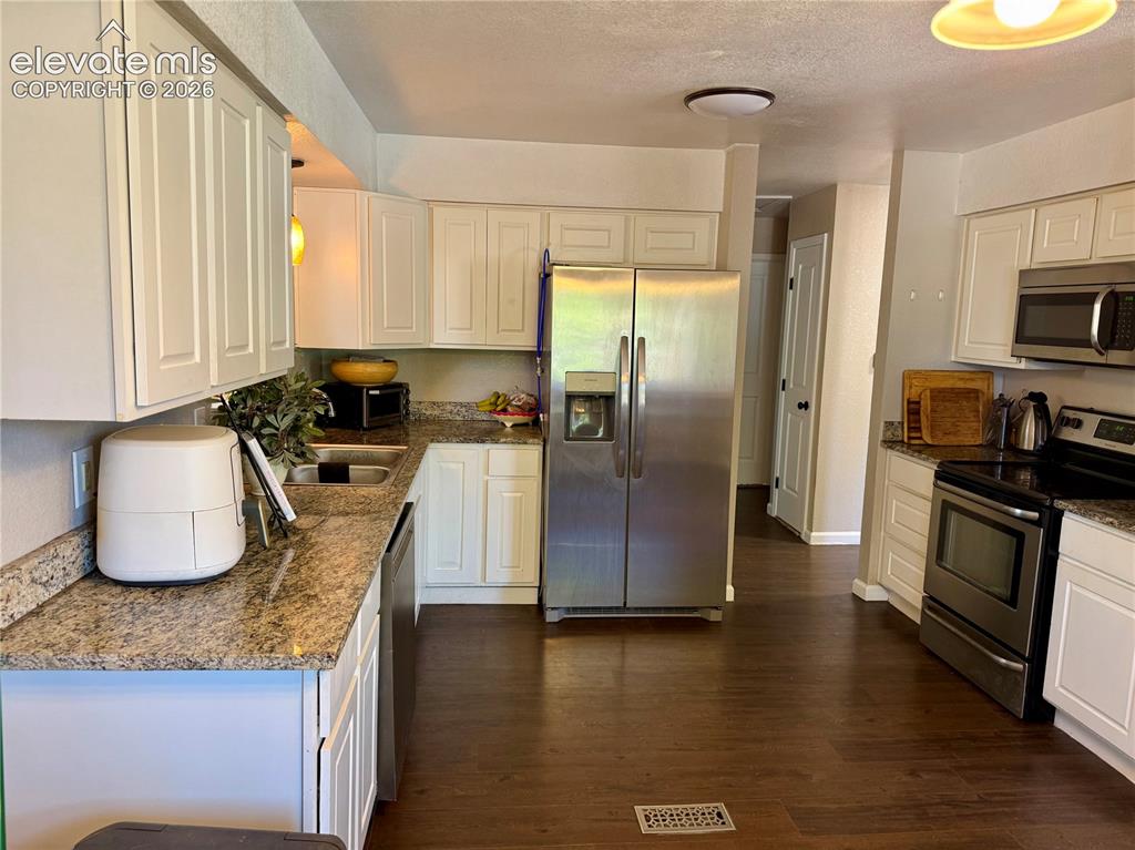 1208 Doyle Place Colorado Springs CO 80915