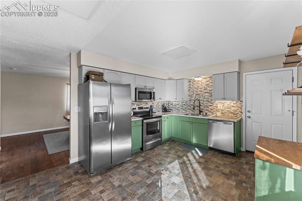 1511 Saratoga Drive Colorado Springs CO 80910