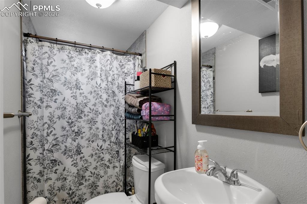 1512 Rushmore Drive Colorado Springs CO 80910