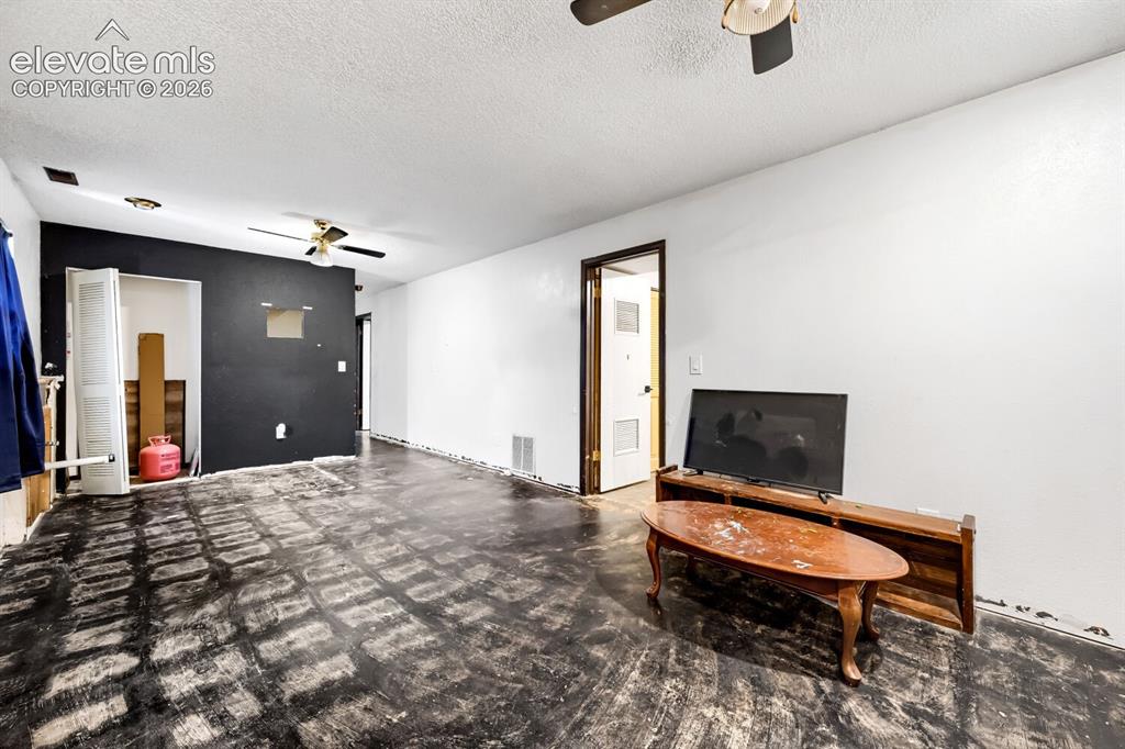 93 Regency Boulevard Pueblo CO 81005