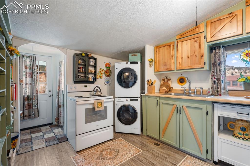 331 E Golden Avenue Cripple Creek CO 80813