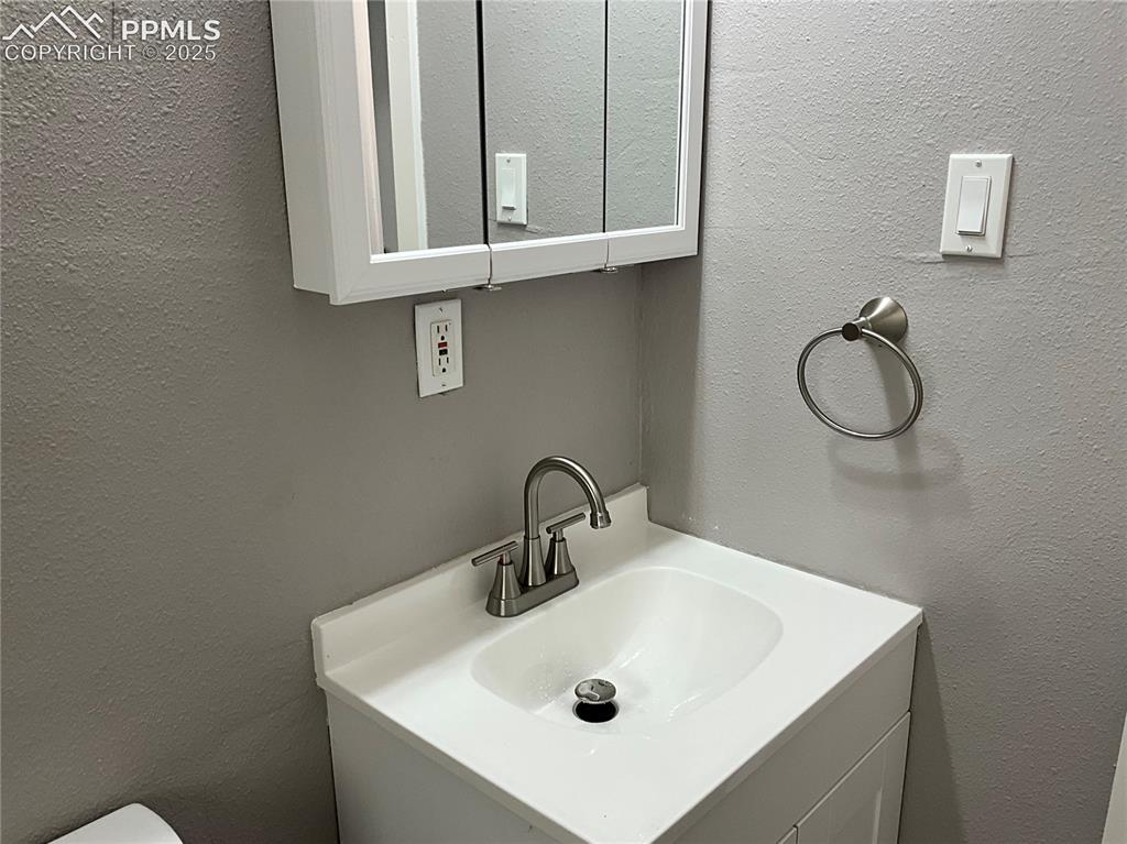 72 Hanson Lane Pueblo CO 81001